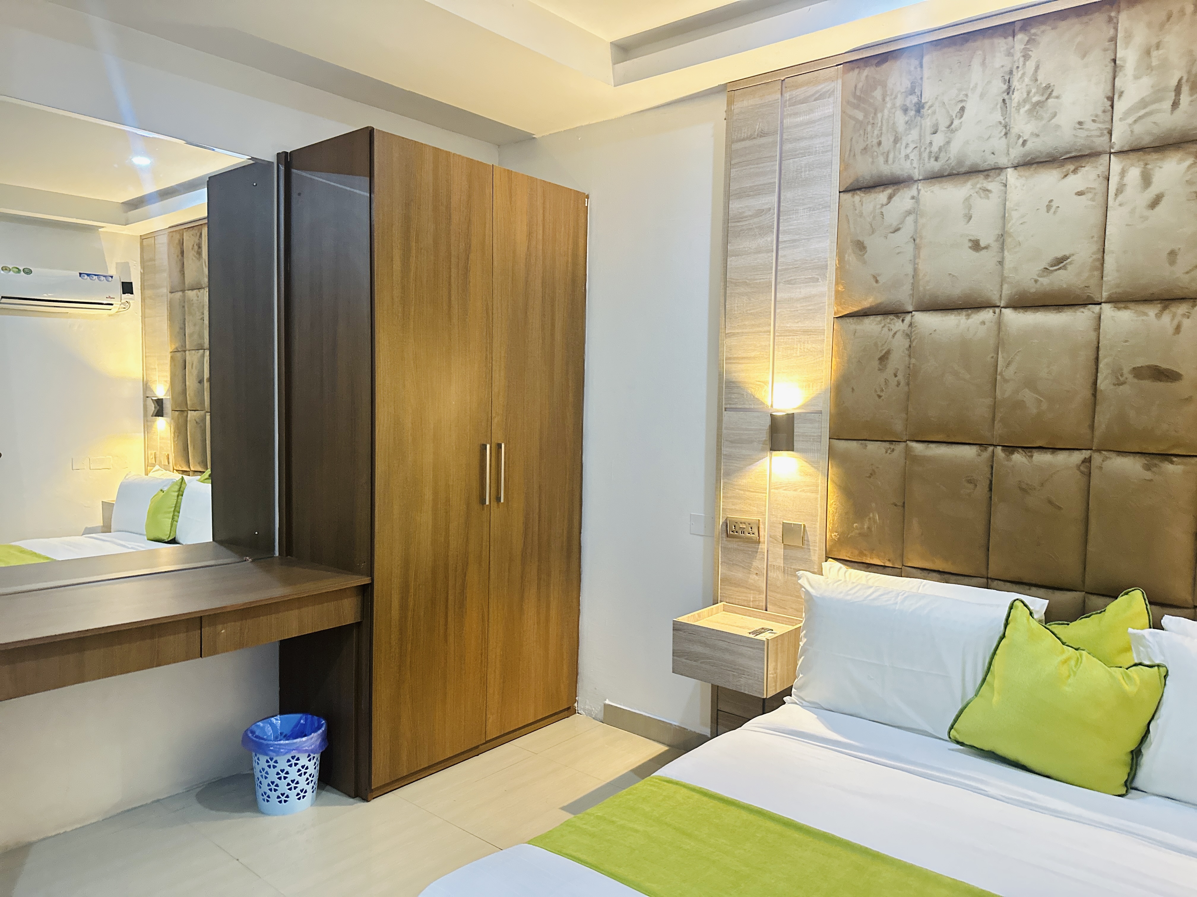 Peridot by Gemmes Apartment